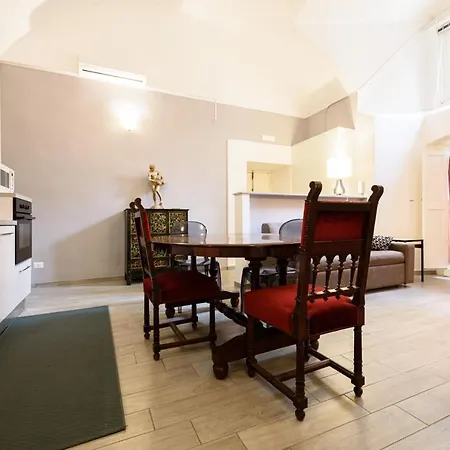 Apartamento Via Atri 37 *